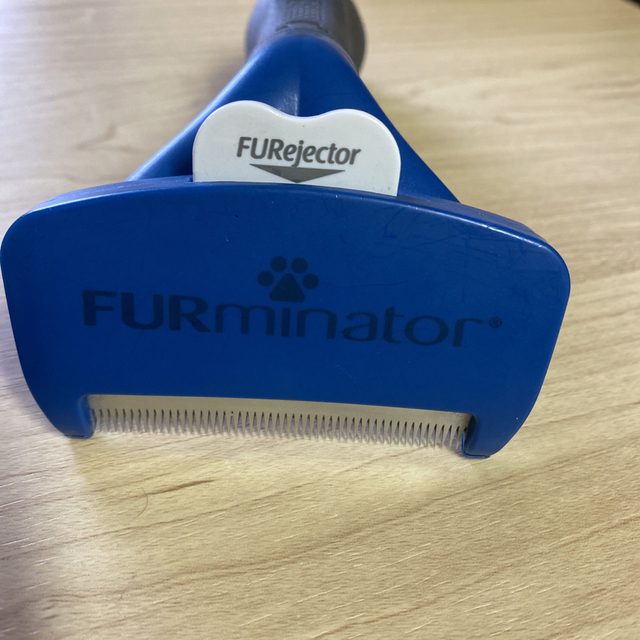 FURminator(ファーミネーター)の国内正規品 FURminator (ファーミネーター) M 中型犬 短毛種用 その他のペット用品(犬)の商品写真
