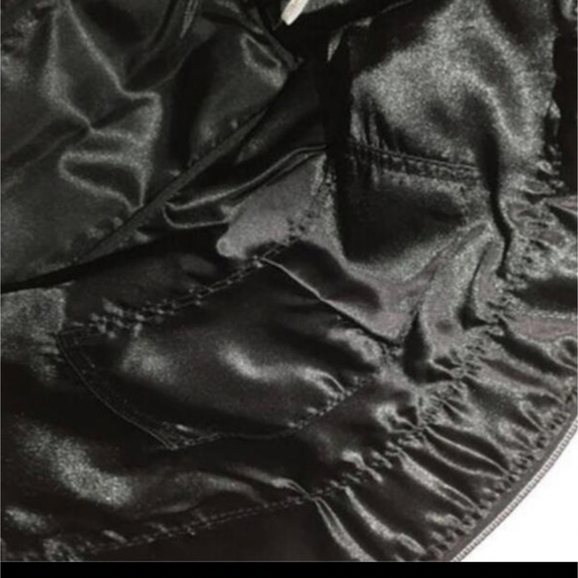サンリオ(サンリオ)のハローキティ　トートバッグ　黒 レディースのバッグ(トートバッグ)の商品写真