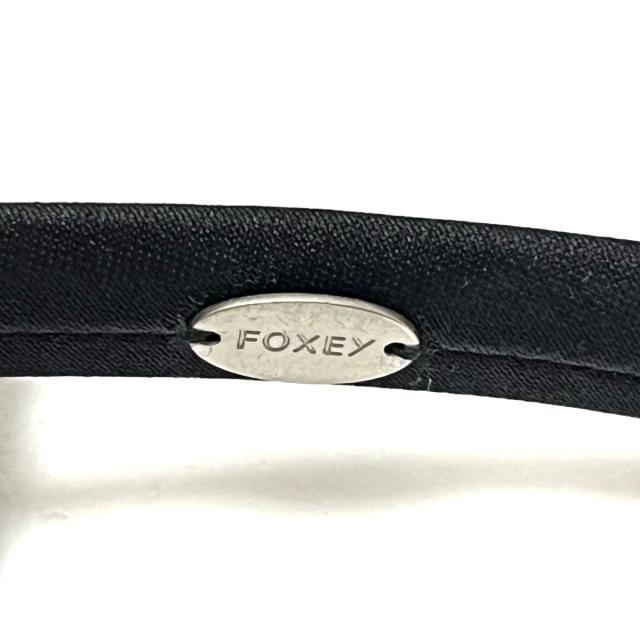 FOXEY(フォクシー)のフォクシー カチューシャ - サテン 黒 レディースのヘアアクセサリー(カチューシャ)の商品写真