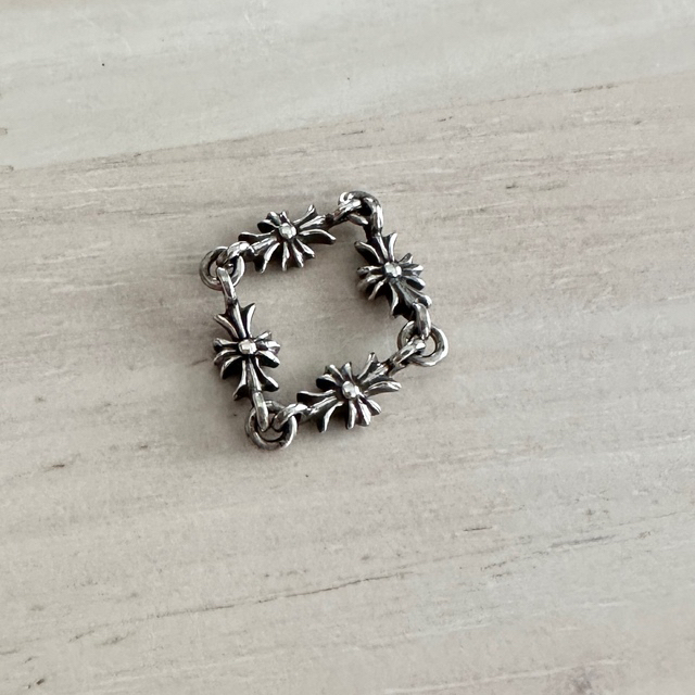 Chrome Hearts(クロムハーツ)のクロムハーツ  タイニー e chプラス シルバーリング ダイヤモンド  レディースのアクセサリー(リング(指輪))の商品写真