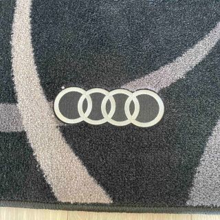 AUDI - Audi アウディ A1 純正 正規品 美品 ラゲッジマット カーペット