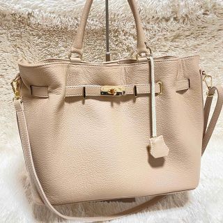 超美品の MILOS 2wayバッグ ハンドバッグ 南京錠 金具 ベージュ