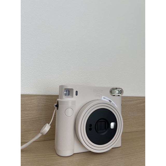 週末限定直輸入♪ 富士フイルム チェキ instax SQUARE SQ1 チョーク