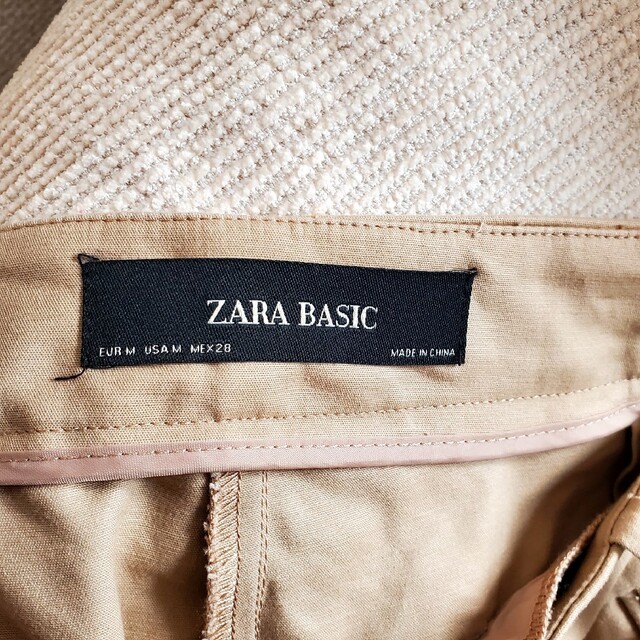 ZARA(ザラ)のZARA　Mサイズ　ベージュパンツ レディースのパンツ(バギーパンツ)の商品写真