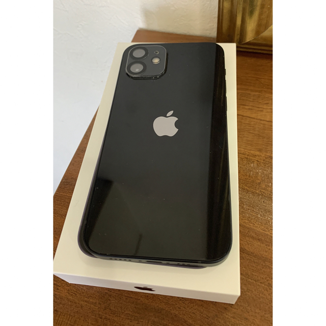 Apple(アップル)の美品！iPhone 12 ブラック 64 GB SIMフリー スマホ/家電/カメラのスマートフォン/携帯電話(スマートフォン本体)の商品写真