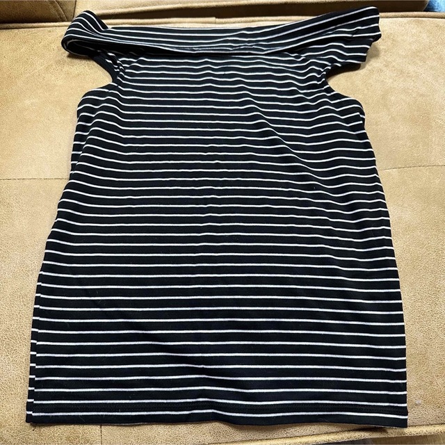 EMODA(エモダ)の肩出しトップス　薄手　夏服　レディース レディースのトップス(Tシャツ(半袖/袖なし))の商品写真
