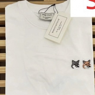 メゾンキツネ(MAISON KITSUNE')の新品メゾンキツネ　ダブルフォックス　白　ホワイト　半袖　Tシャツ　S(Tシャツ(半袖/袖なし))