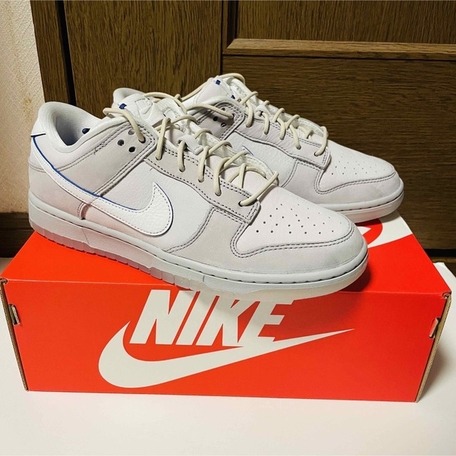 NIKE(ナイキ)のNIKE DUNK LOW PURE PLATINUM WHITE WOLF メンズの靴/シューズ(スニーカー)の商品写真