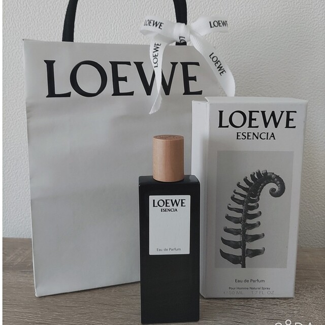 LOEWE(ロエベ)のLOEWE エセンシア オードゥ パルファム 50ml コスメ/美容の香水(ユニセックス)の商品写真