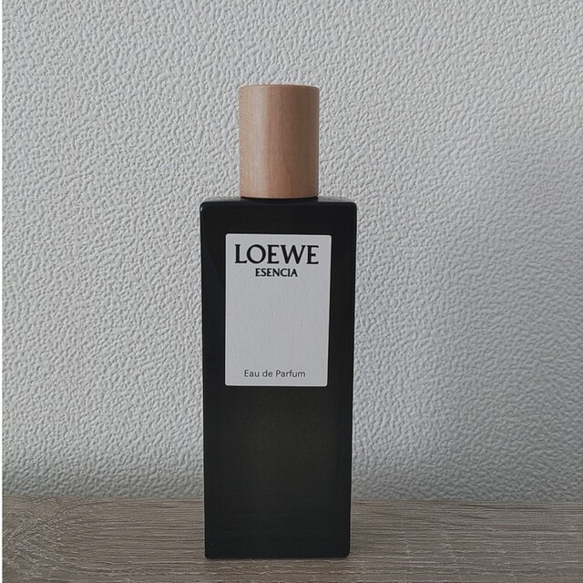 LOEWE(ロエベ)のLOEWE エセンシア オードゥ パルファム 50ml コスメ/美容の香水(ユニセックス)の商品写真