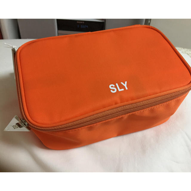 SLY(スライ)の未使用タグ付きSLY♡非売品ポーチ レディースのファッション小物(ポーチ)の商品写真