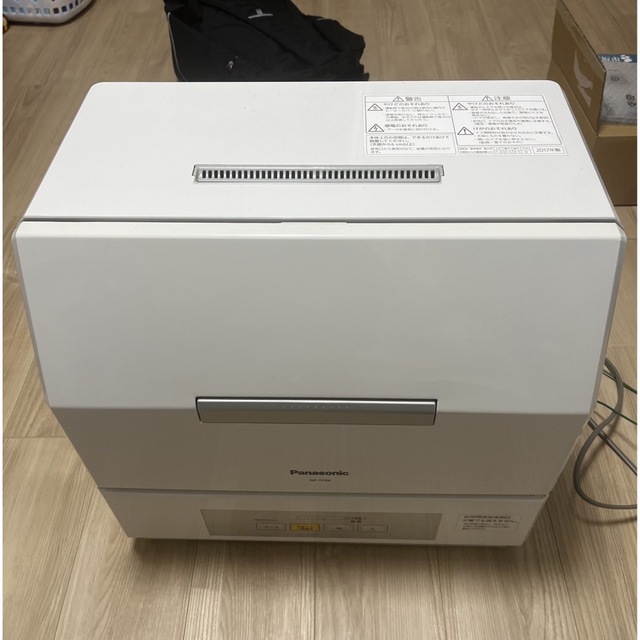 送料込 Panasonic 2017年製 電気食器洗い機 NP-TCB4