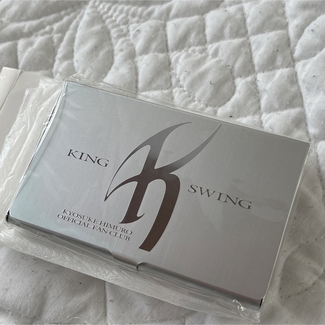 ★未開封新品★氷室京介 FC限定KING SWING 入会特典アルミカードケース エンタメ/ホビーのタレントグッズ(ミュージシャン)の商品写真