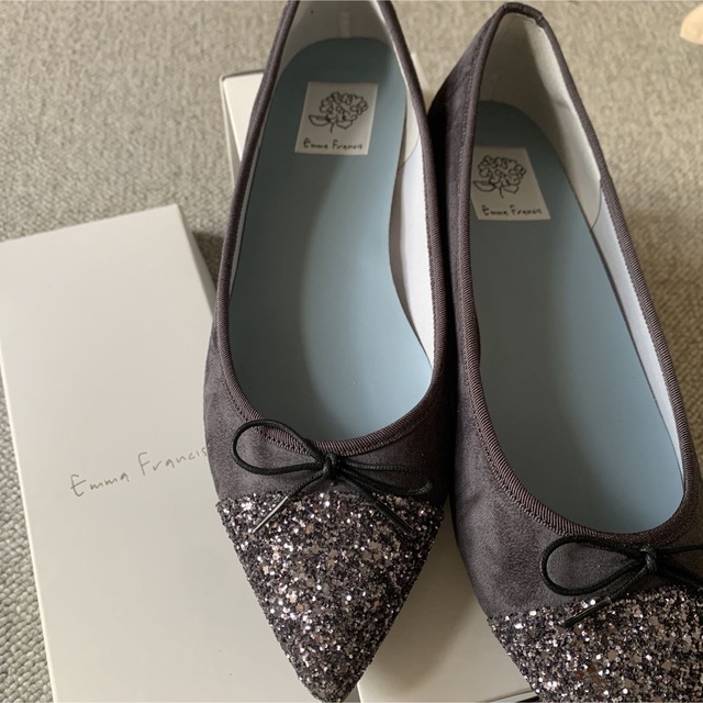 エマ フランシス フラットバレエシューズ グレー スエード レディースの靴/シューズ(バレエシューズ)の商品写真
