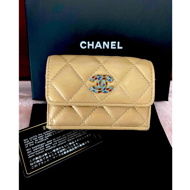 新作グッ CHANEL - CHANEL 折り財布 ゴールド 折り財布