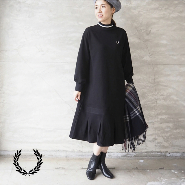 FRED PERRY(フレッドペリー)のFRED PERRY フレッドペリー ワンピース モックネックドレス レディースのワンピース(ひざ丈ワンピース)の商品写真