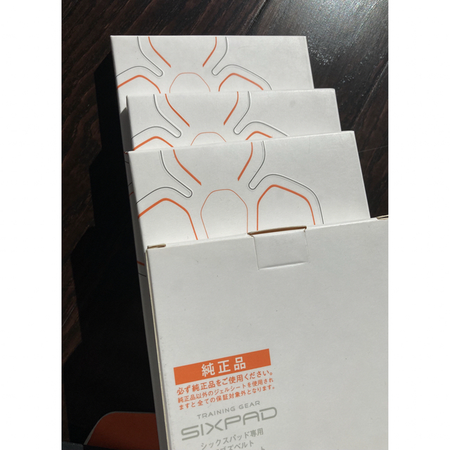 SIXPAD - SIXPAD Abs Belt 純正ジェルシート4セット付の通販 by ダブル
