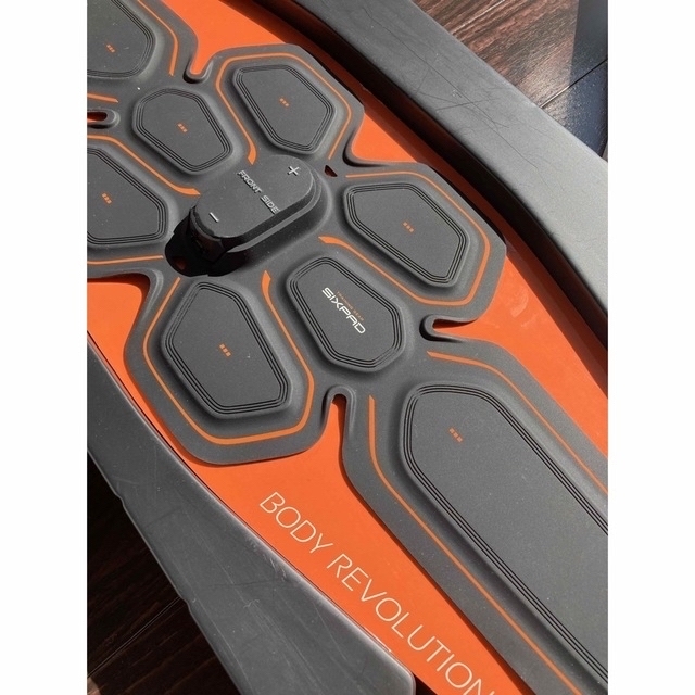 SIXPAD - SIXPAD Abs Belt 純正ジェルシート4セット付の通販 by ダブル