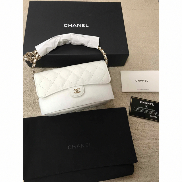 シャネル CHANEL フラップフォンケース　チェーンウォレット