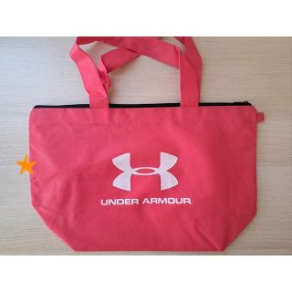 アンダーアーマー(UNDER ARMOUR)のUNDERARMOUR不織布バッグ  アンダーアーマー トートバッグ 赤(その他)