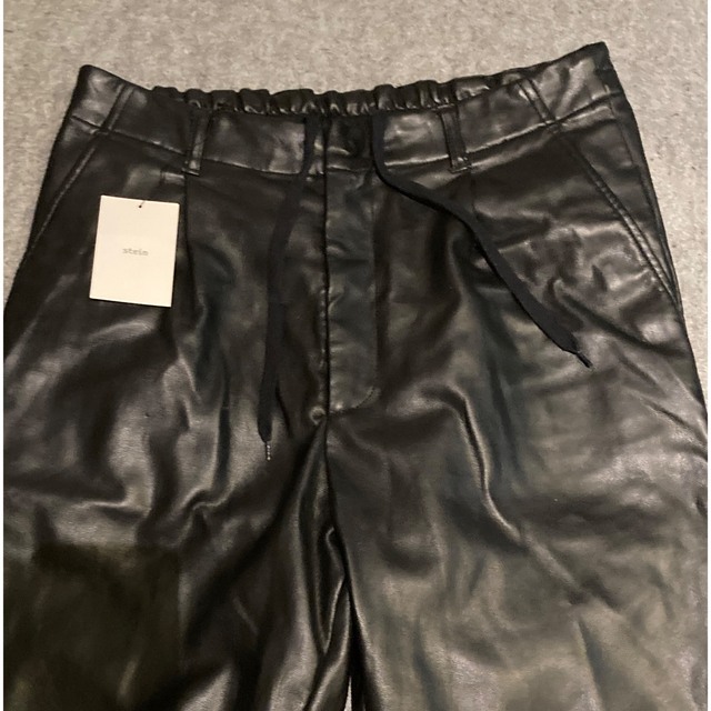 stein(シュタイン)のStein シュタイン Fake Leather Trousers フェイクレザ メンズのパンツ(その他)の商品写真