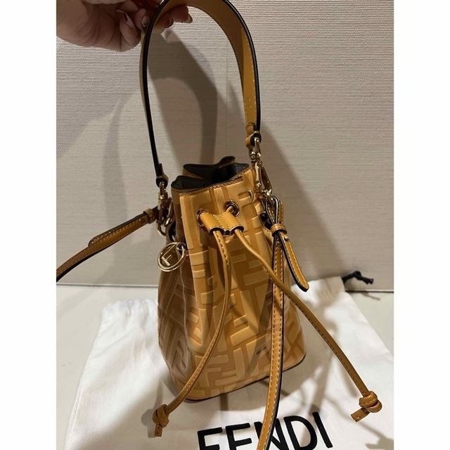 FENDI - FENDI モントレゾール