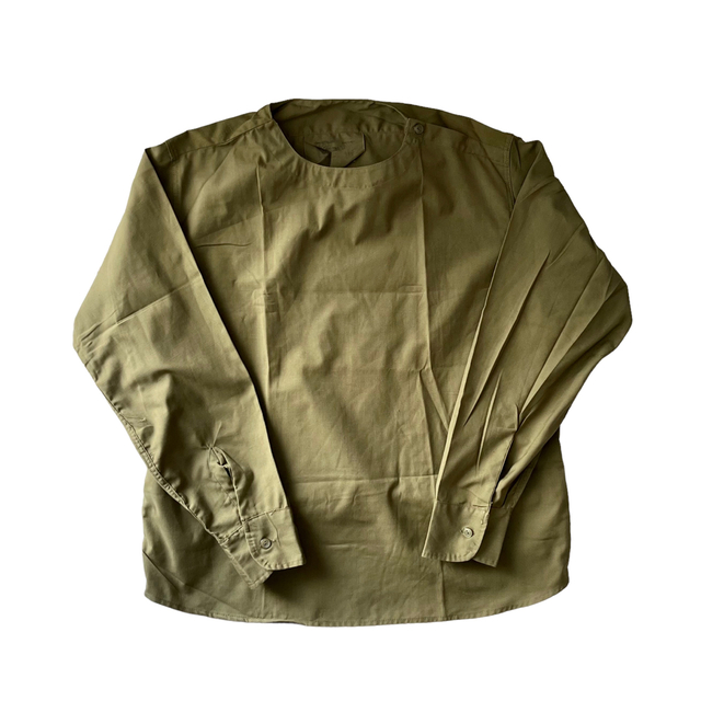 [ルーマニア軍]実物ヴィンテージデットストックスリーピングシャツ小さめサイズ
