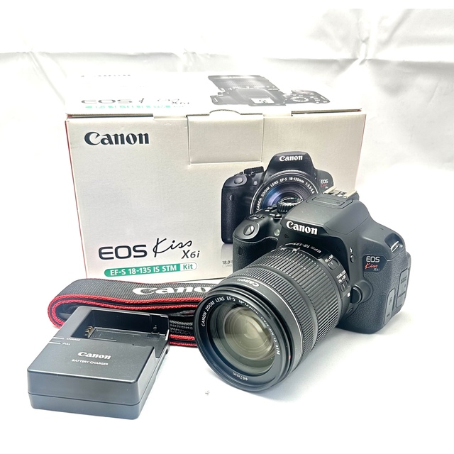 Canon EOS X6i 18-135mm STMレンズキット♪