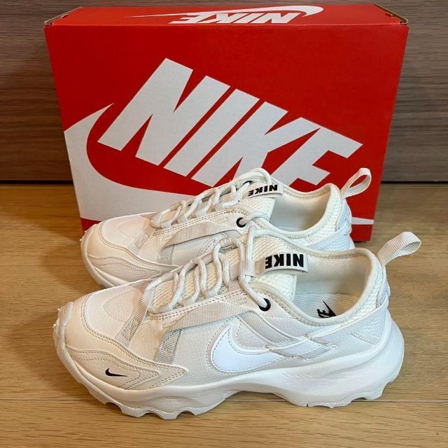 NIKE - 新品・未使用 NIKE W TC7900 SAIL DD9682-100 ナイキの通販 by