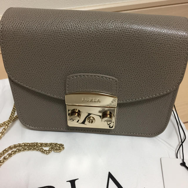 Furla(フルラ)の新品！フルラ メトロポリス人気色 レディースのバッグ(ショルダーバッグ)の商品写真