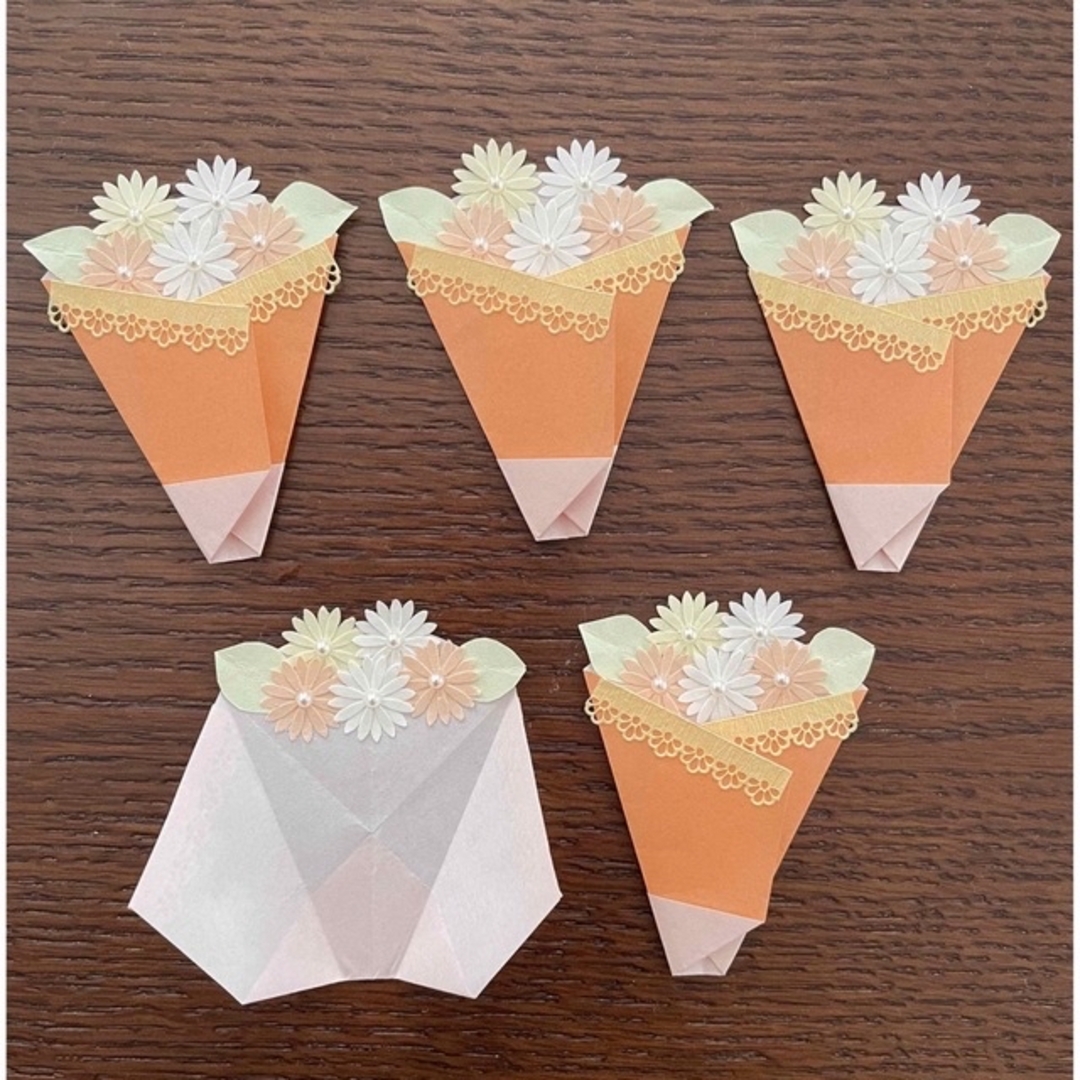 クラフトパンチ花束　オレンジ10枚 ハンドメイドの文具/ステーショナリー(カード/レター/ラッピング)の商品写真
