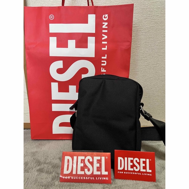 DIESEL(ディーゼル)のLes Shoper Bsc Crossbody メンズのバッグ(ボディーバッグ)の商品写真