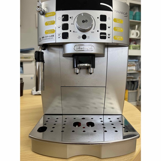 通販激安】 デロンギ DeLonghi マグニフィカS 全自動エスプレッソマシン ECAM22110SBH エスプレッソマシン