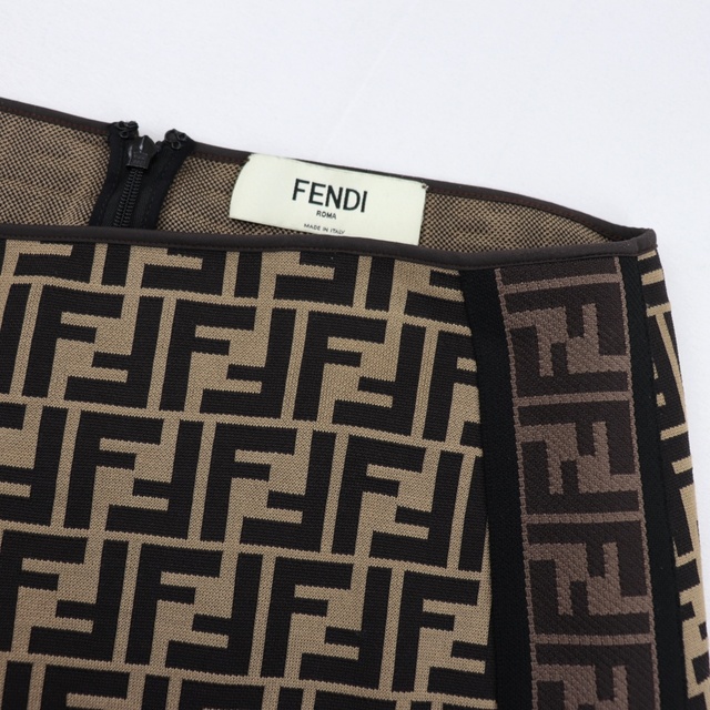 新品未使用!! FENDI フェンディ タイトスカート ズッカ柄 総柄 黒 44