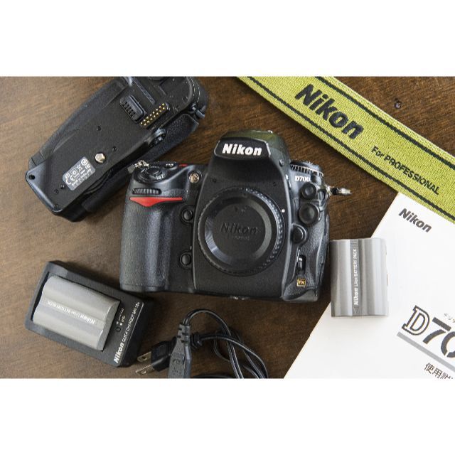 Nikon - NIKON D700&MB-D10