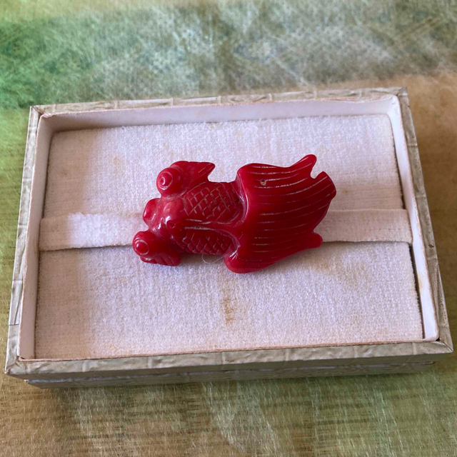 赤珊瑚 金魚彫刻 ブローチ(R35567) | lookforchina.com