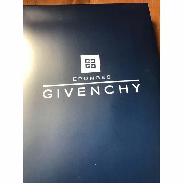 GIVENCHY(ジバンシィ)の新品　ジバンシィタオルセット　GIVENCHY インテリア/住まい/日用品の日用品/生活雑貨/旅行(タオル/バス用品)の商品写真