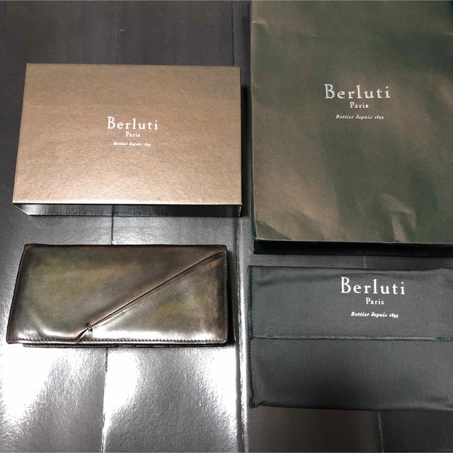 専用‼️【美品】Berluti  13万円　長財布　小銭入れ有り