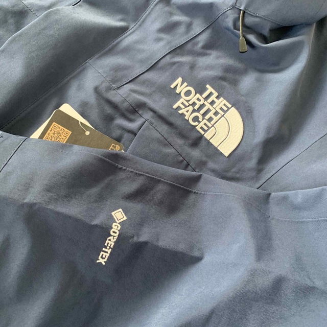 THE NORTH FACE(ザノースフェイス)の希少 ノースフェイス マウンテンバーサタイルジャケット L コズミックブルー メンズのジャケット/アウター(マウンテンパーカー)の商品写真