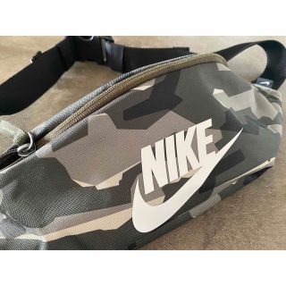 ナイキ(NIKE)のNIKE ウェストポーチ　ボディバッグ(ボディーバッグ)