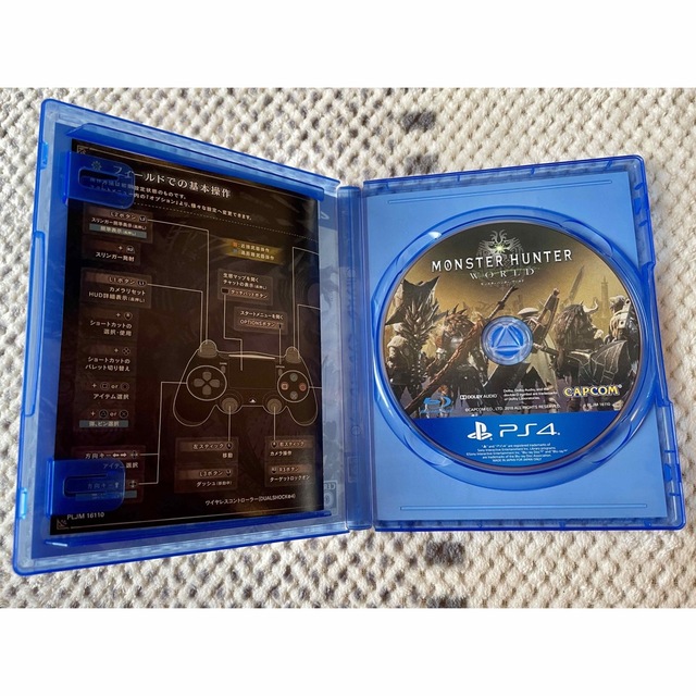 CAPCOM(カプコン)の「モンスターハンター：ワールド PS4」 エンタメ/ホビーのゲームソフト/ゲーム機本体(家庭用ゲームソフト)の商品写真