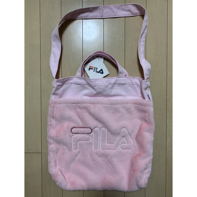 FILA(フィラ)の【新品】 FILA ボアトートバッグ◆ブラック(黒)＆ピンク２点セット◆匿名配送 レディースのバッグ(トートバッグ)の商品写真