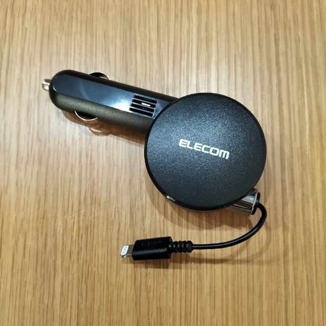 ELECOM(エレコム)の【未使用】車載充電器　Lightningコネクタ　オス　ELECOM スマホ/家電/カメラのスマートフォン/携帯電話(バッテリー/充電器)の商品写真