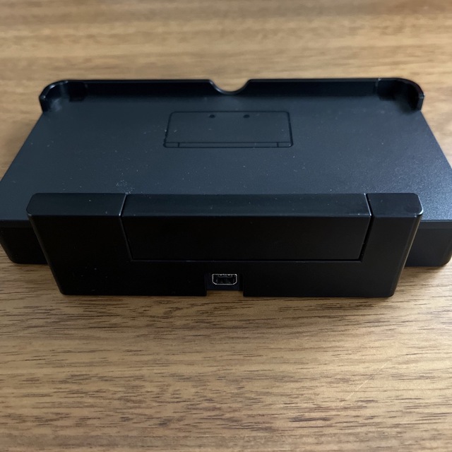 ニンテンドー3DS(ニンテンドー3DS)の3DS充電ホルダー エンタメ/ホビーのゲームソフト/ゲーム機本体(その他)の商品写真