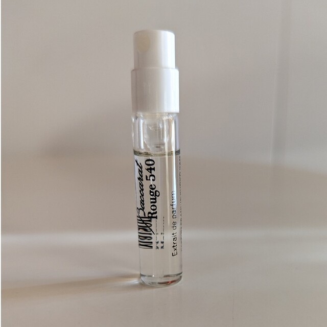 Maison Francis Kurkdjian(メゾンフランシスクルジャン)のクルジャン バカラルージュ540 extrait de parfum サンプル コスメ/美容の香水(ユニセックス)の商品写真