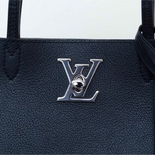 LOUIS VUITTON - 【新品未使用】ロックミー カバ トートバッグ LOUIS VUITTON - 【新品未使用】ロックミー カバ トートバッグ