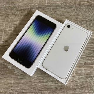 アイフォーン(iPhone)のiPhoneSE 第3世代 128GBスターライト SE3 ホワイト(スマートフォン本体)
