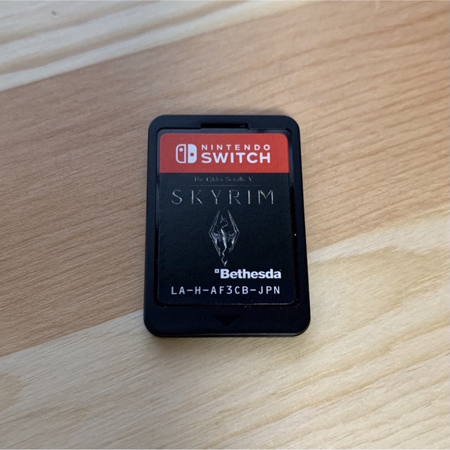 Nintendo Switch(ニンテンドースイッチ)のスカイリムSkyrim  Switchソフトのみ エンタメ/ホビーのゲームソフト/ゲーム機本体(携帯用ゲームソフト)の商品写真