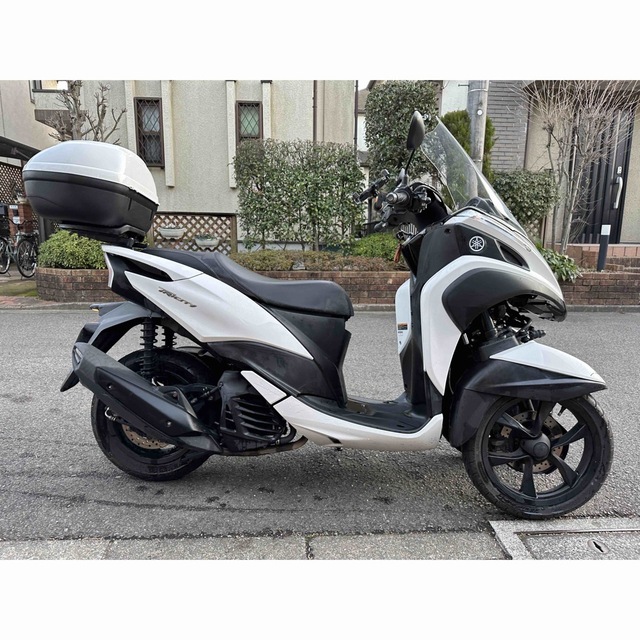 完璧 ヤマハ - ヤマハ トリシティ125 SEC1J型 現行モデルのブルーコア