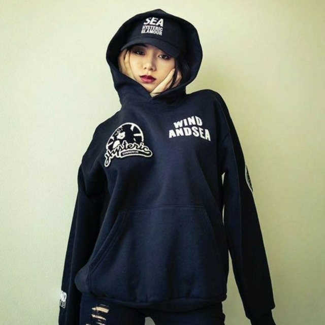 HYSTERIC GLAMOUR - HYSTERIC GLAMOUR × WIND AND SEA パーカー黒 Mの HYSTERIC GLAMOUR - HYSTERIC GLAMOUR × WIND AND SEA パーカー黒 Mの